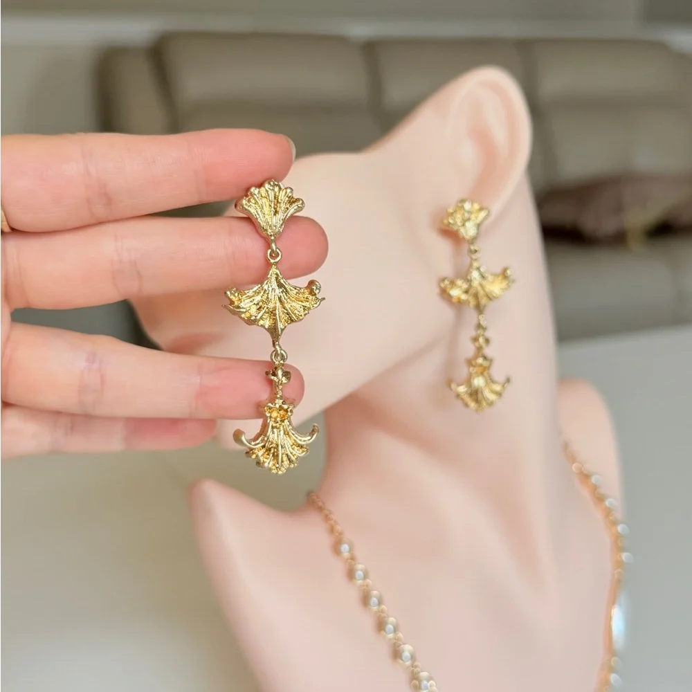 Gold Ginkgo Drop Earrings - Elegant Women Jewelry